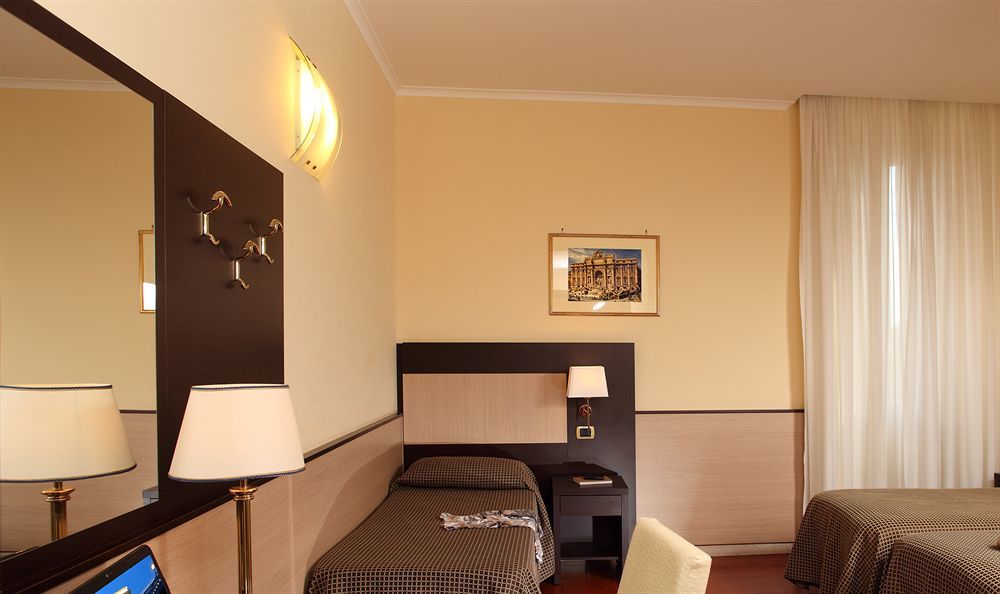Shg Portamaggiore 3* Roma
